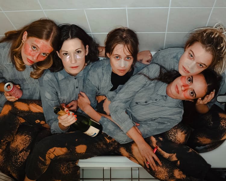 Až budeme mrtví, budeme si rovni